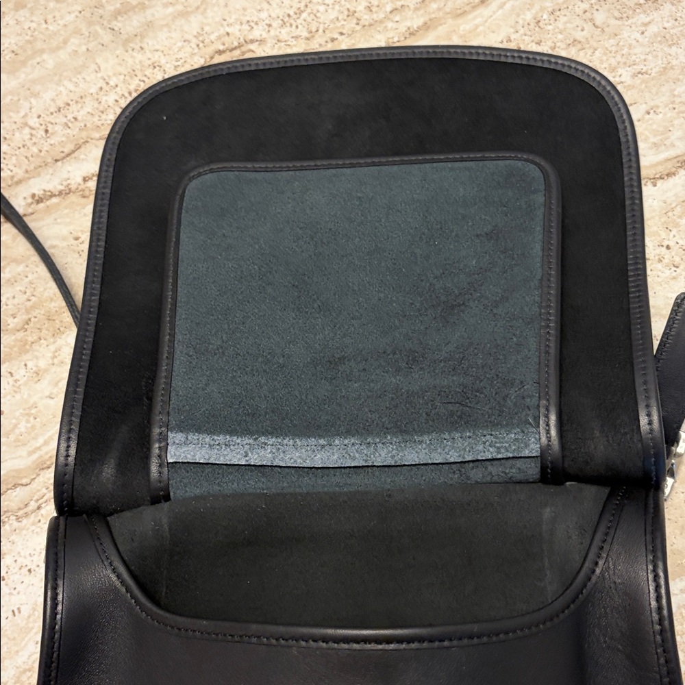 Vintage Coach Slim Flap Hippie Bag in Glove Tanned Black Leather - Picture 9 of 16